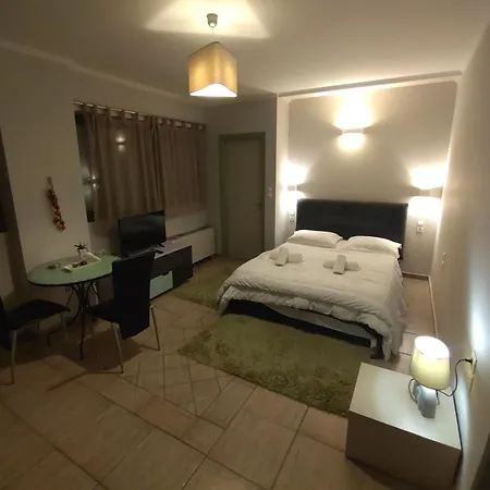 Apartament - Fully Equiped. Ideal For Couples Patras